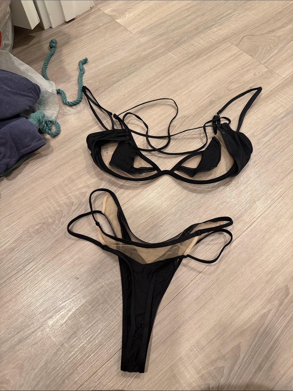 God Save Queens Black Strappy Bikini Set - Picture 4 of 4